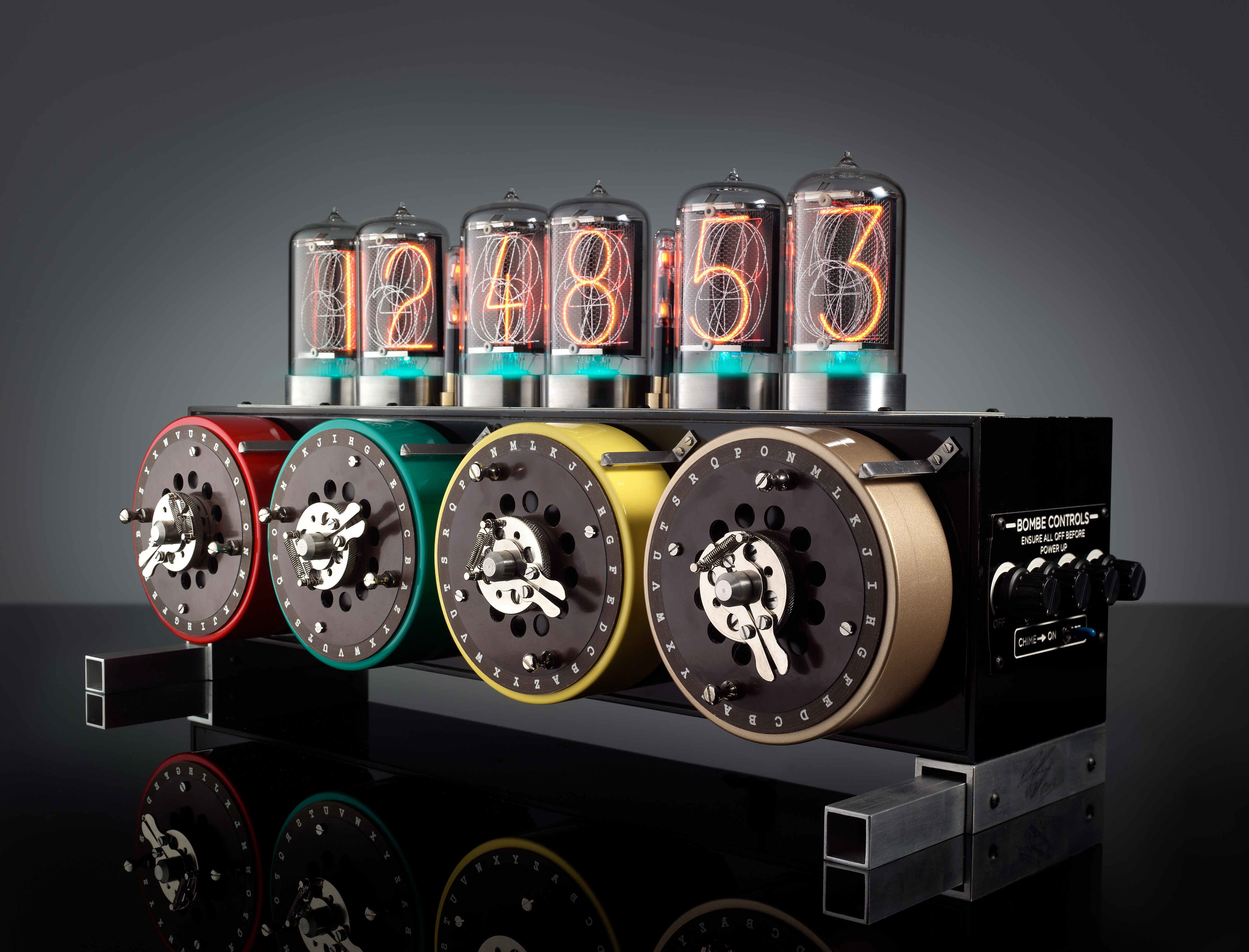 BOMBE CLOCK - SIDE VIEW