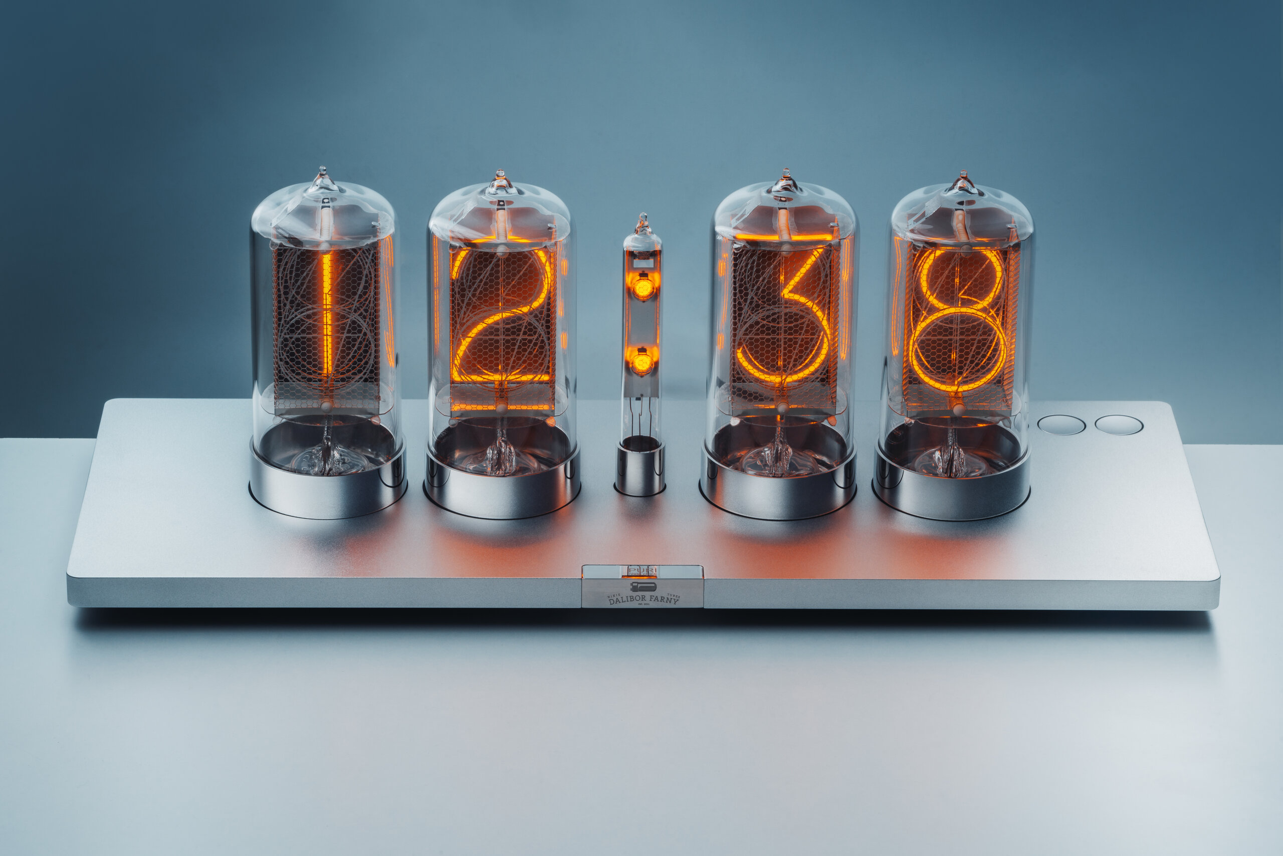puri-4-nixie-clock-ii-silver Puri 4 Nixie Clock II in silver
